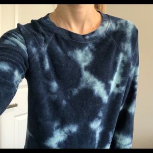 blue american eagle tie dye crew neck